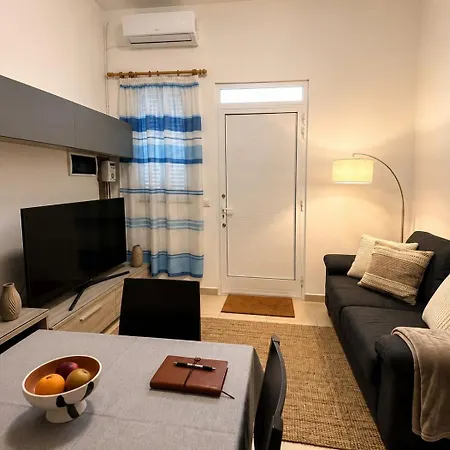 Tac-coghki Maisonette *